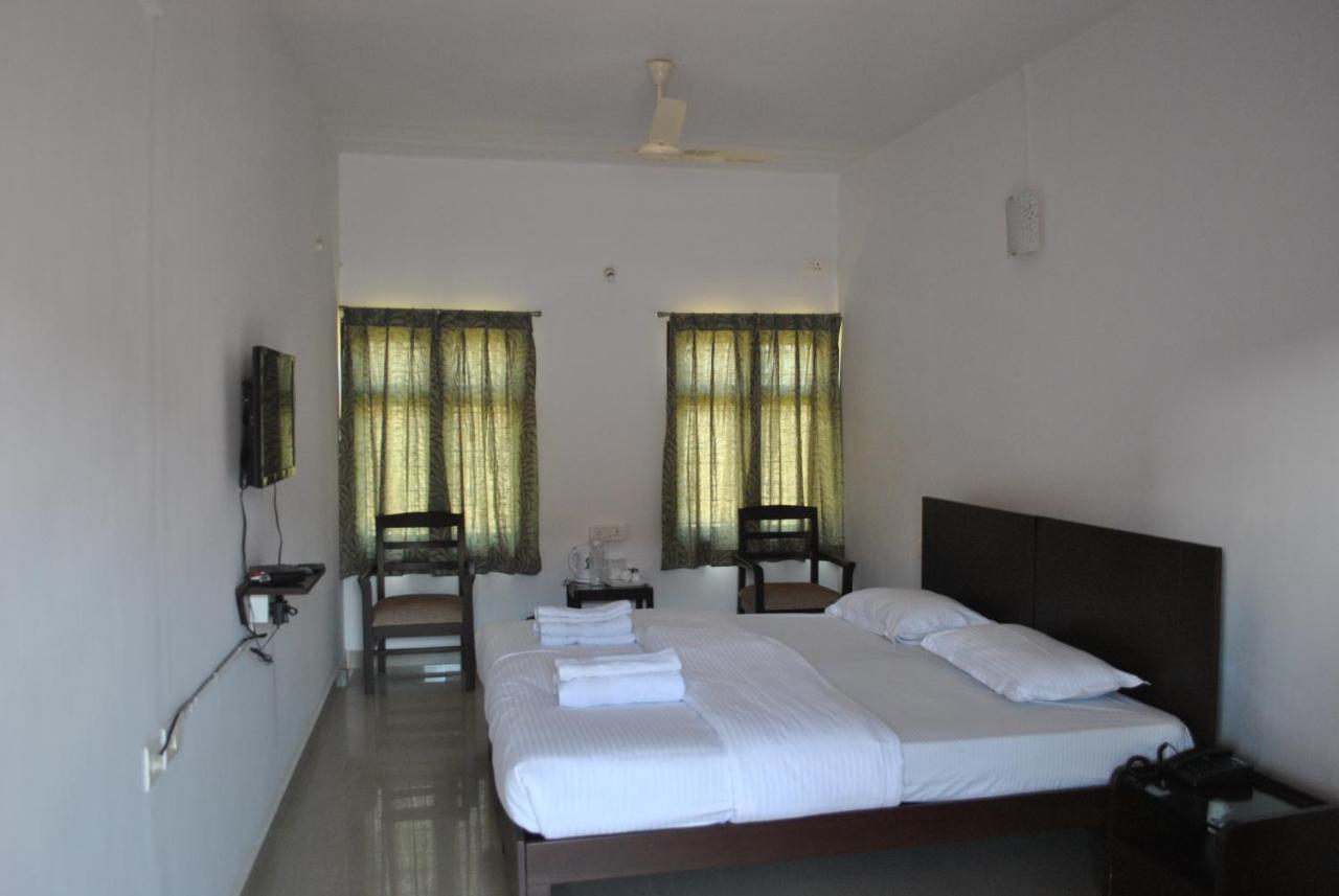 Daswal B&B Hotel Madikeri Luaran gambar